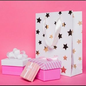 Meet your Posher, Marilyn